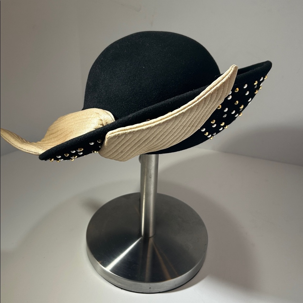 Chic Black and Gold Women's Hat